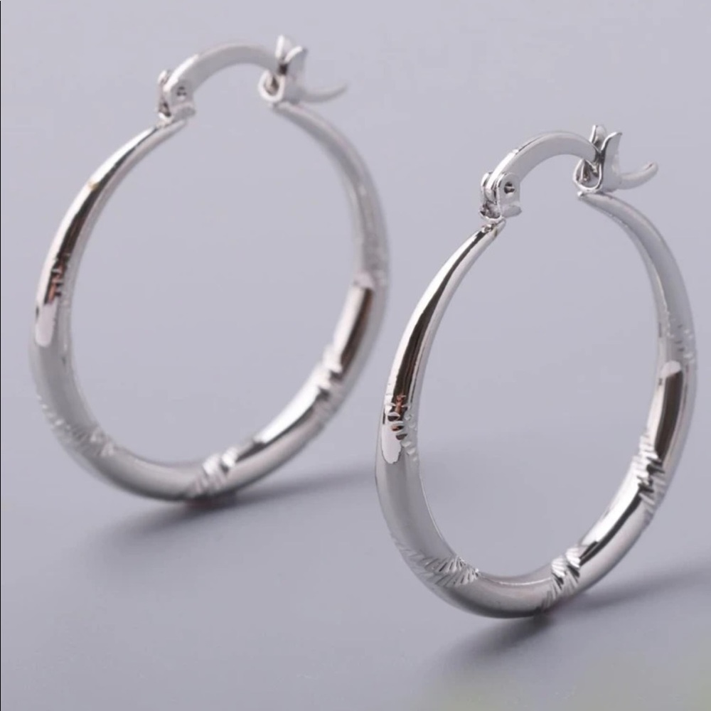 New Elegant 925 Silver Hoops - Picture 2 of 4